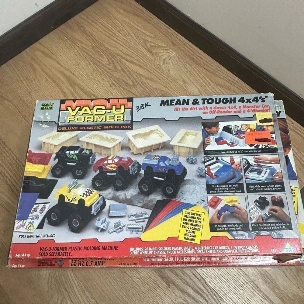 Vac-u Former Incredible Car Factory Set Vintage Kids Toy